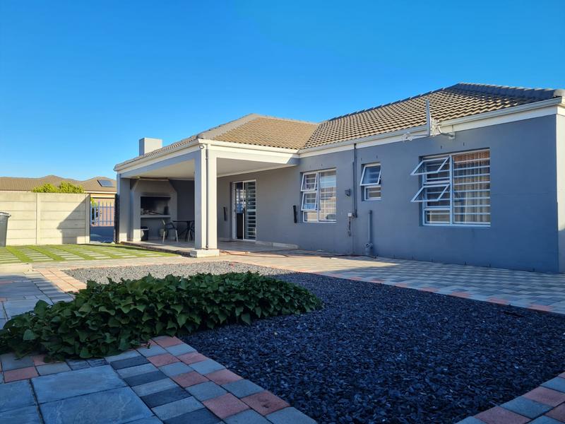 To Let 3 Bedroom Property for Rent in Kraaifontein East Western Cape